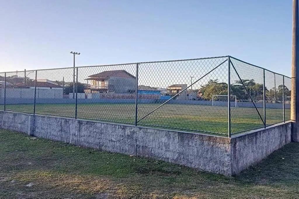 Casa Com Piscina, Churrasqueira E Ar Condicionado Em Condominio Cabo Frio