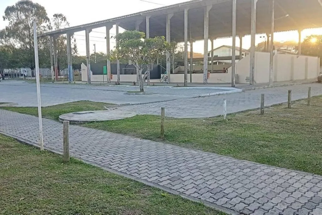 Casa Com Piscina, Churrasqueira E Ar Condicionado Em Condominio Cabo Frio Casa de Férias