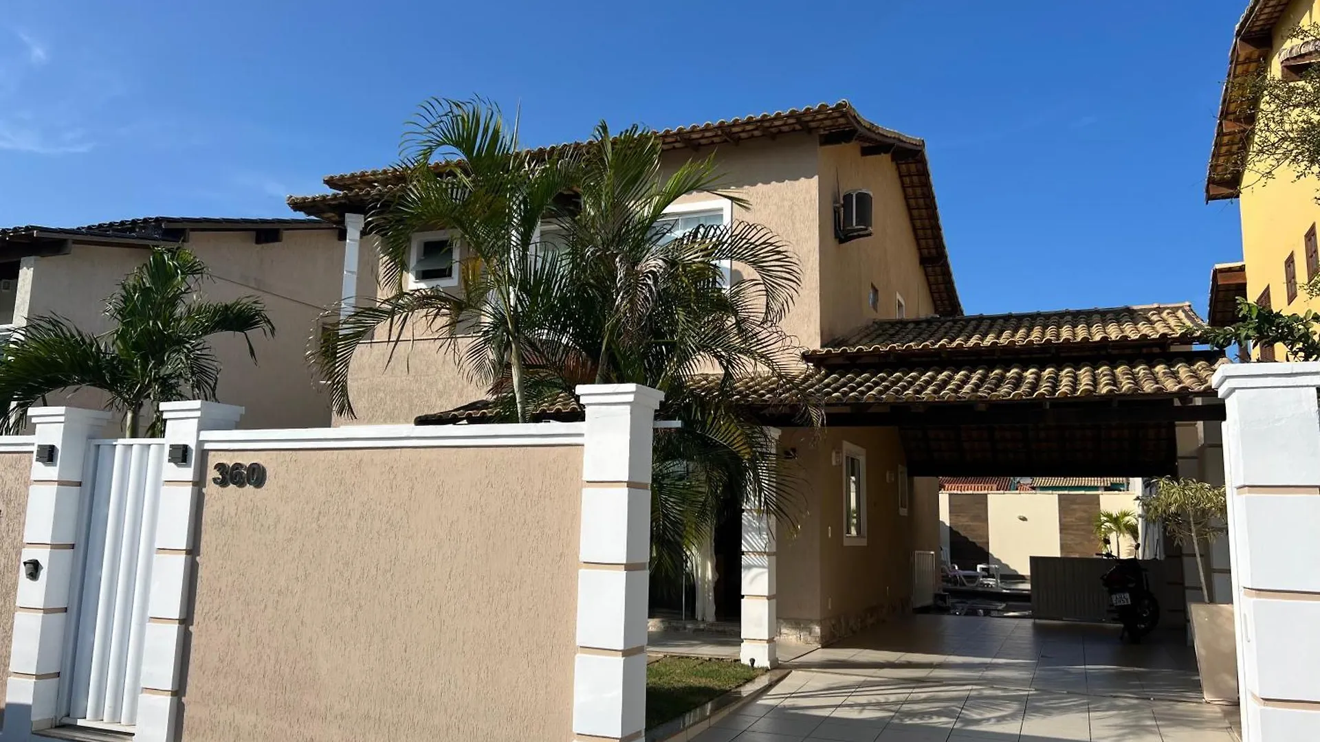 Casa de Férias Casa Com Piscina, Churrasqueira E Ar Condicionado Em Condominio Cabo Frio