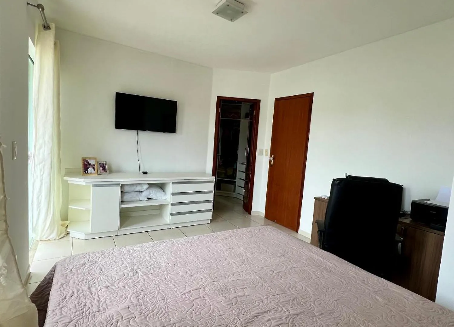 Casa Com Piscina, Churrasqueira E Ar Condicionado Em Condominio Cabo Frio