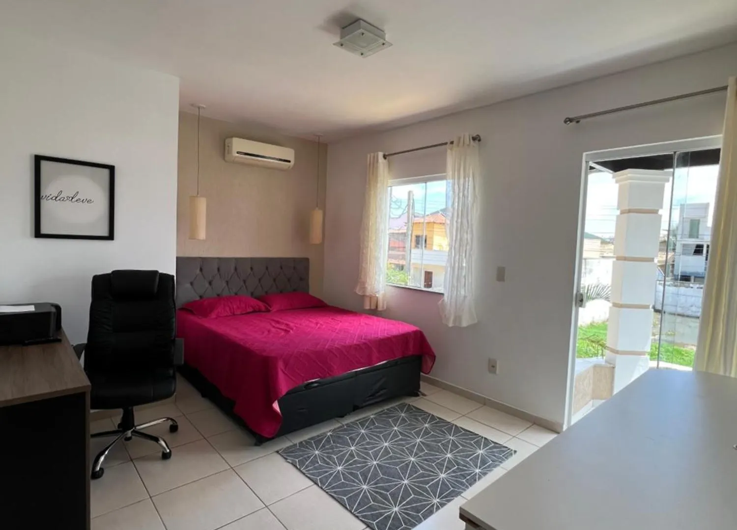 Casa Com Piscina, Churrasqueira E Ar Condicionado Em Condominio Cabo Frio