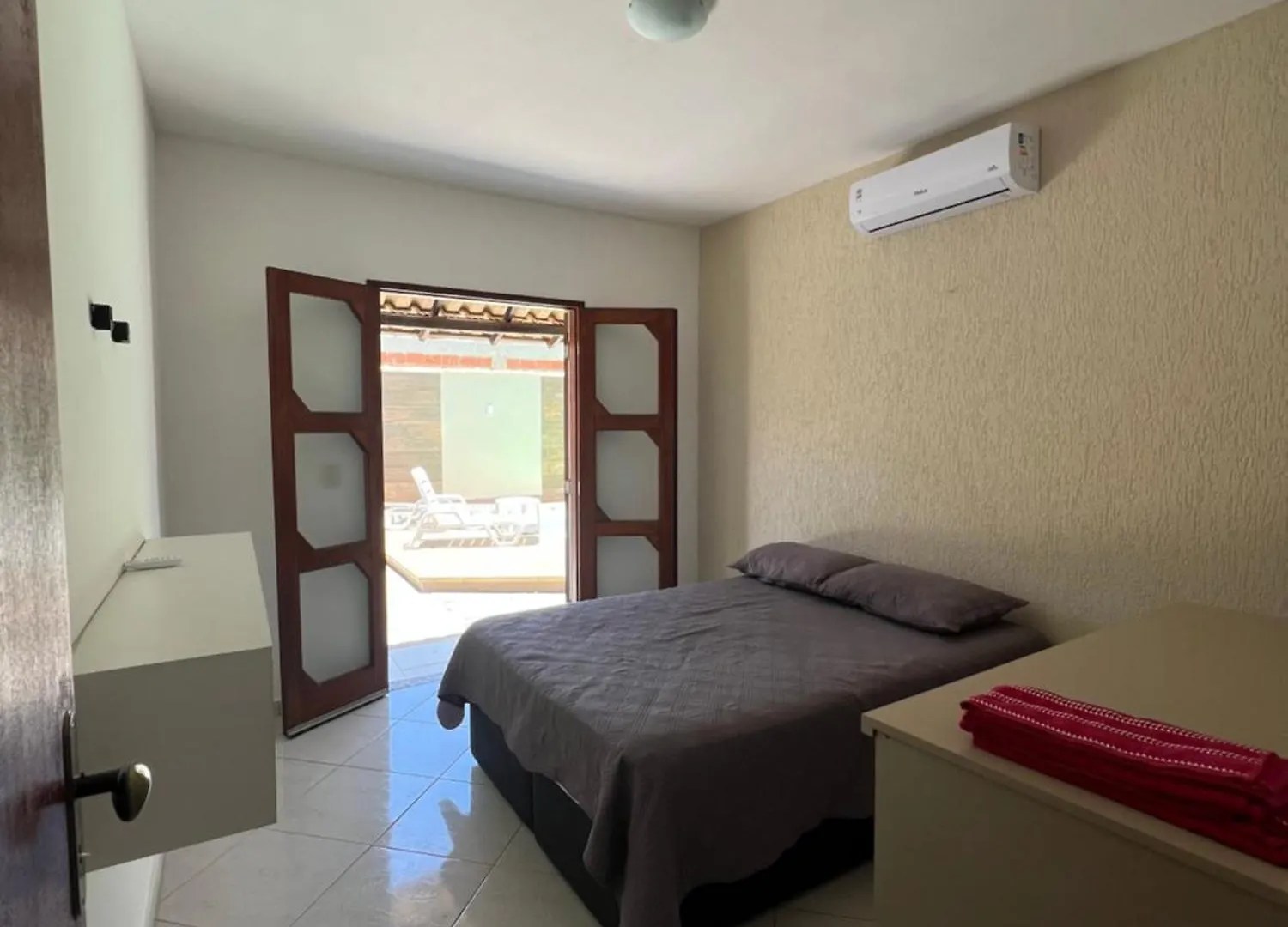 Casa de Férias Casa Com Piscina, Churrasqueira E Ar Condicionado Em Condominio Cabo Frio